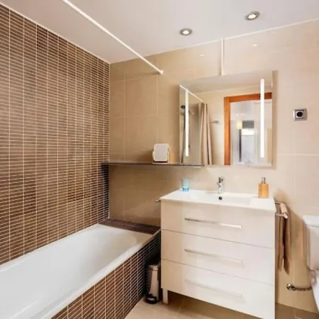 Acogedor Apartamento Cerca Del Casco Antiguo Girona Exterior photo